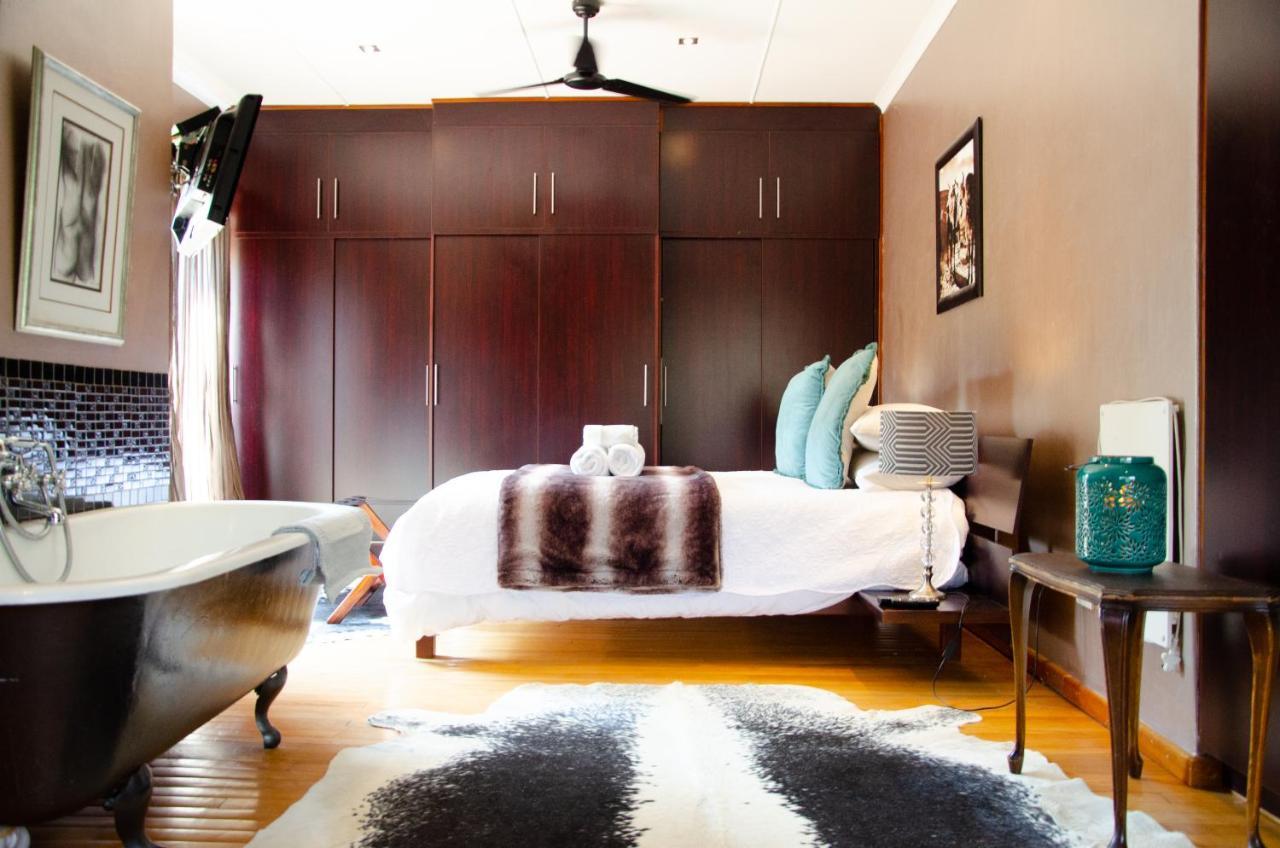 Desert Dew Guest House Hutchinson ภายนอก รูปภาพ