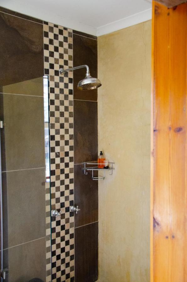 Desert Dew Guest House Hutchinson ภายนอก รูปภาพ