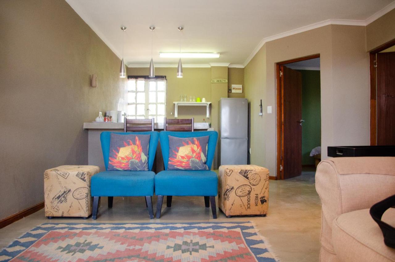 Desert Dew Guest House Hutchinson ภายนอก รูปภาพ