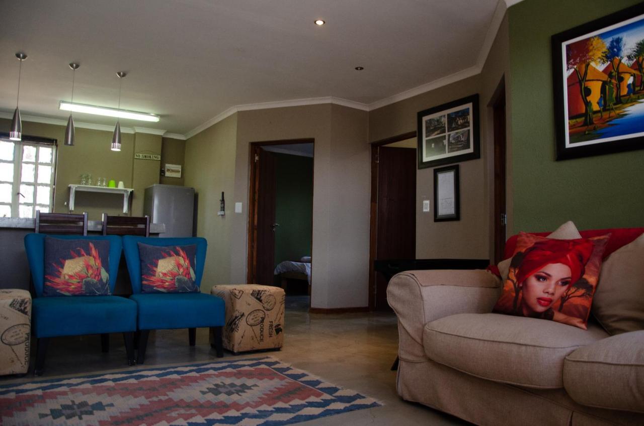 Desert Dew Guest House Hutchinson ภายนอก รูปภาพ