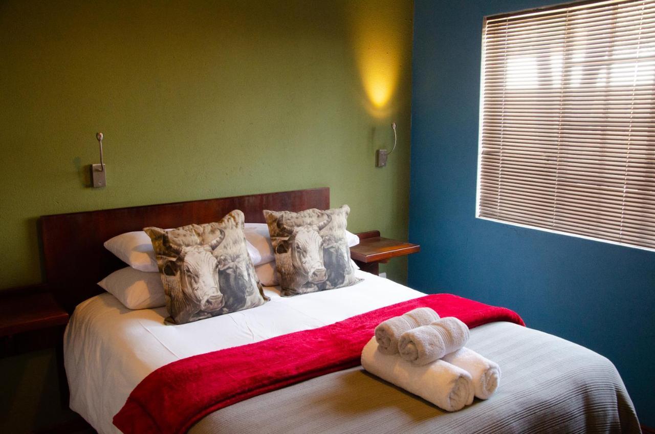 Desert Dew Guest House Hutchinson ภายนอก รูปภาพ